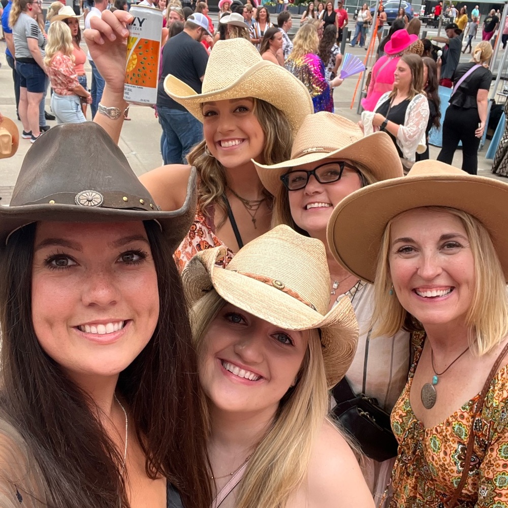 Meet your Posher, Grace